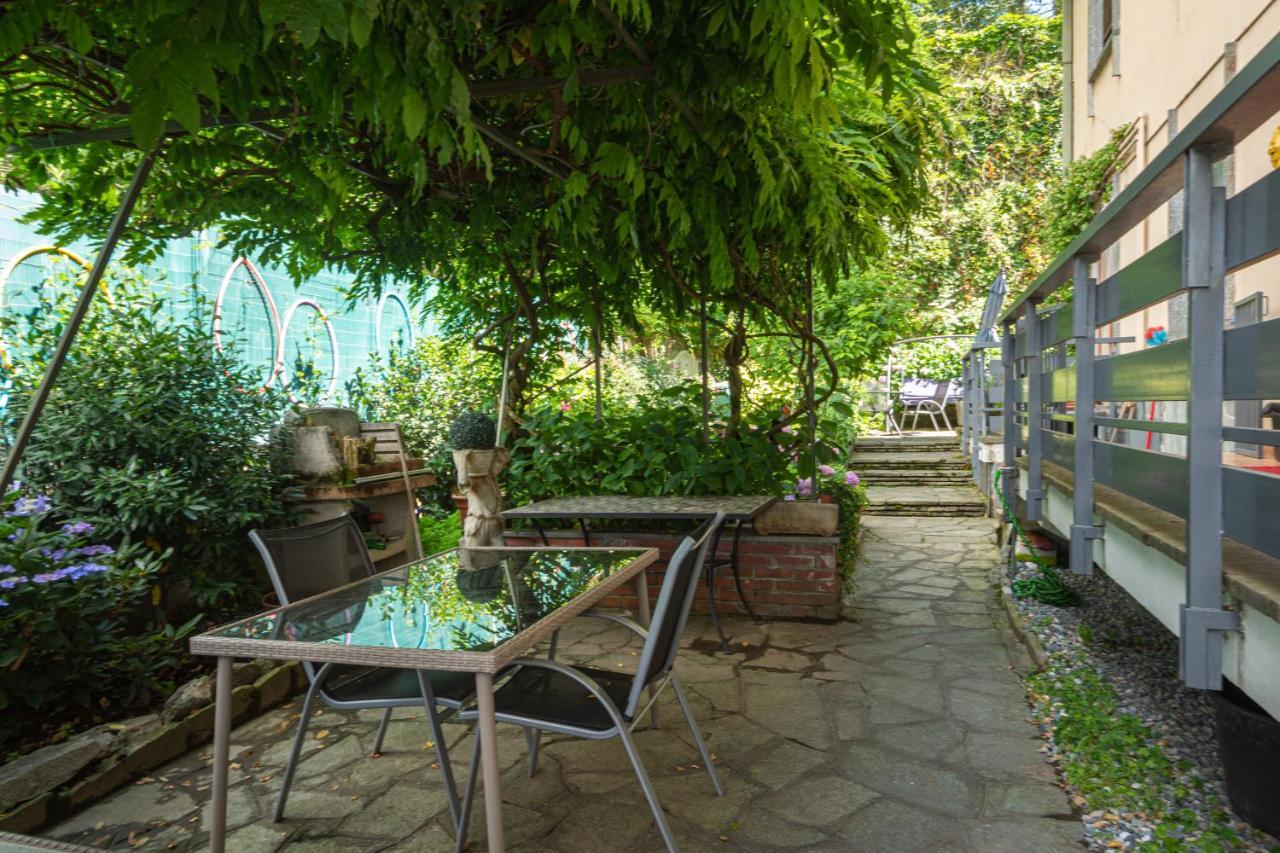B&B In Riva Al Lago 阿维里亚那 外观 照片