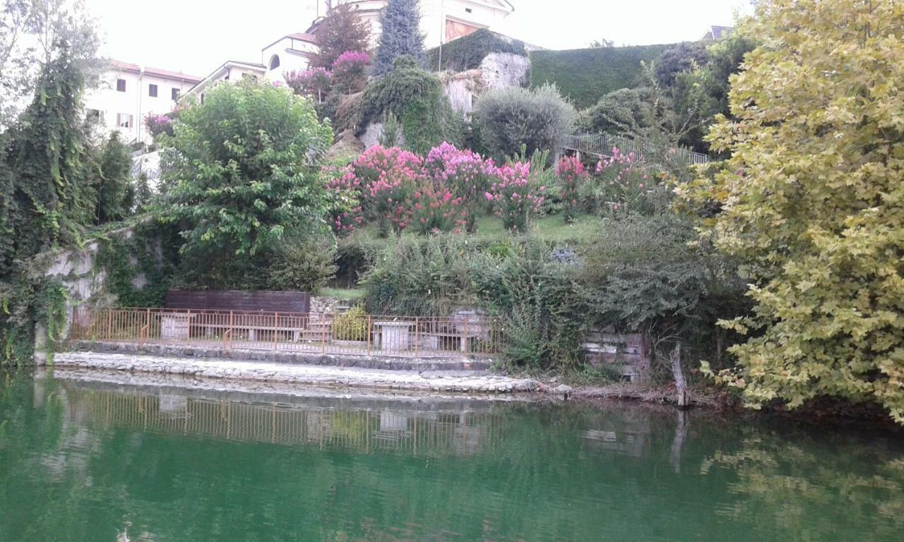 B&B In Riva Al Lago 阿维里亚那 外观 照片
