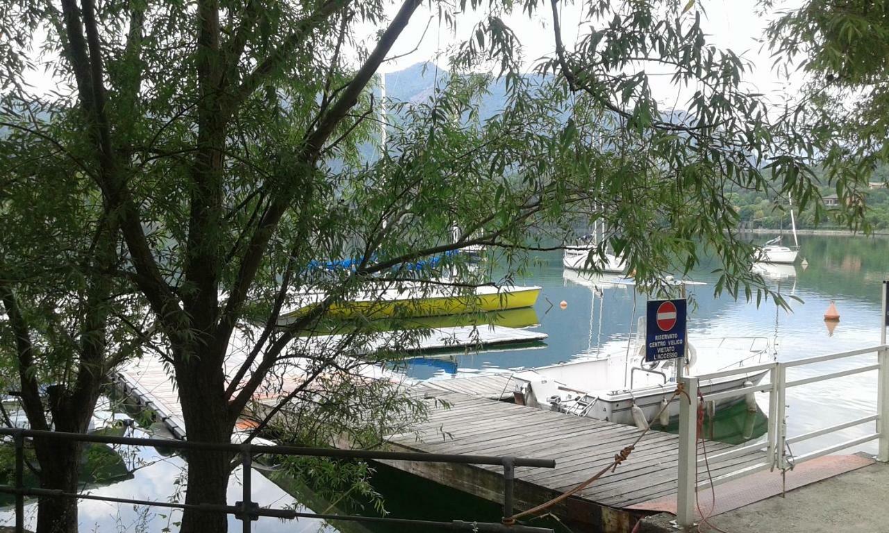 B&B In Riva Al Lago 阿维里亚那 外观 照片