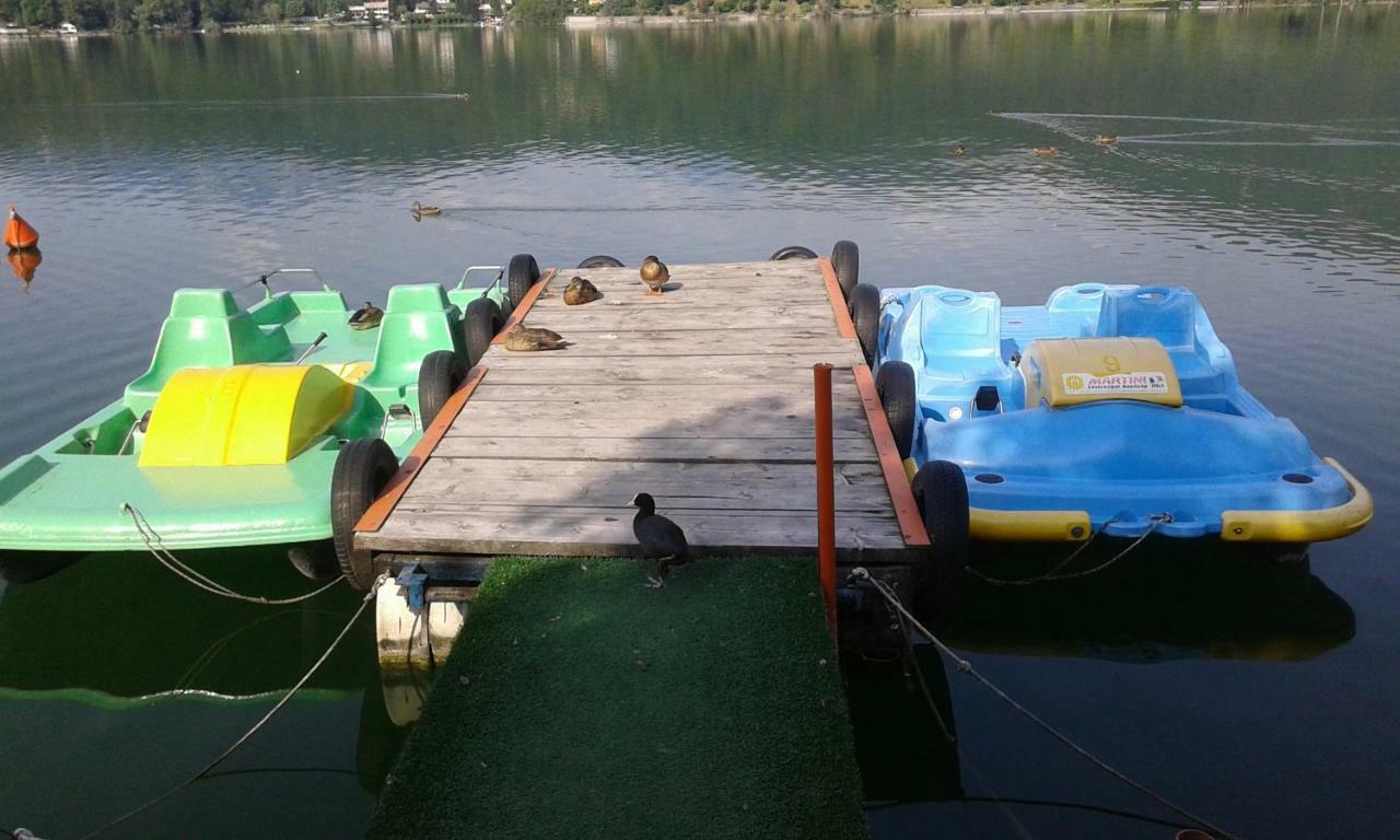 B&B In Riva Al Lago 阿维里亚那 外观 照片