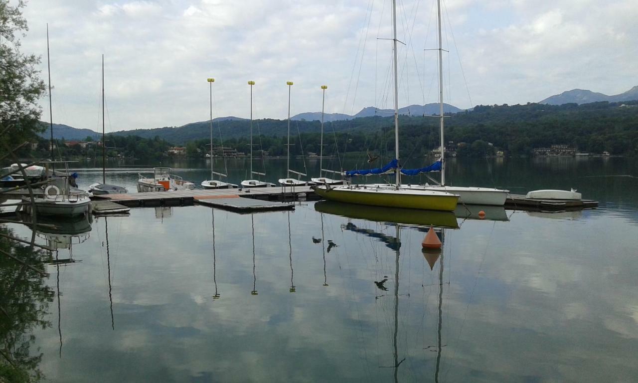 B&B In Riva Al Lago 阿维里亚那 外观 照片